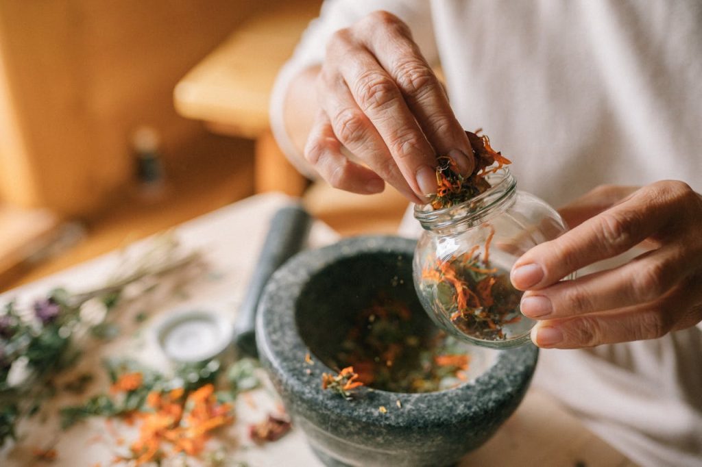 Best Herbal Ingredients for Acne treatment with aloe vera, neem, and turmeric