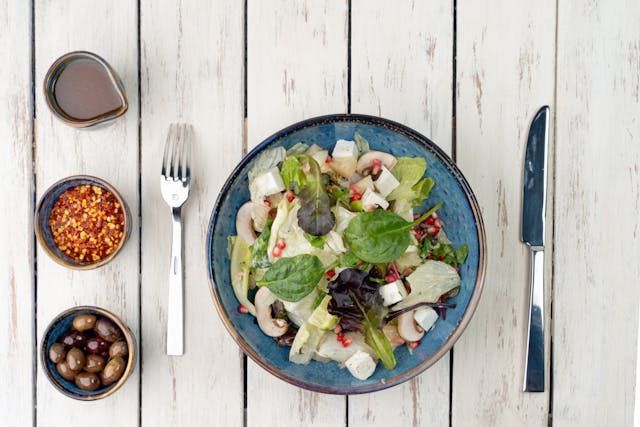 Final thoughts on starting a clean eating meal plan for beginners with a healthy lifestyle and nutritious food choices