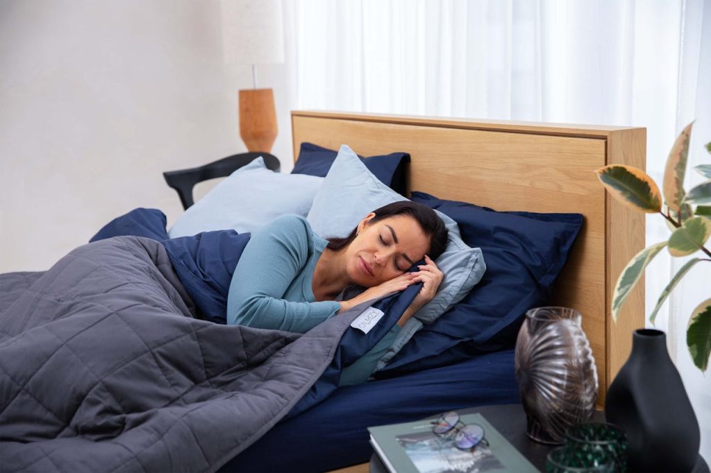 Infographic showing top deep sleep techniques for mental wellness and better sleep quality
