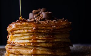 Ways to haldle food cravings and stay on track healthy eating and nutrition 