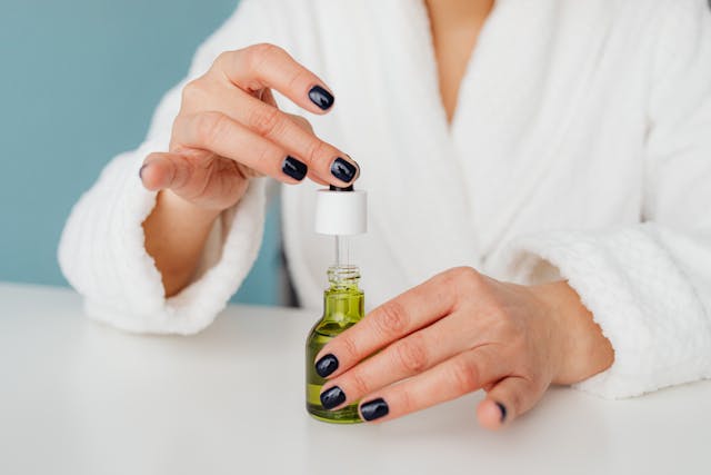 Natural oils for glowing skin used in a daily skincare routine