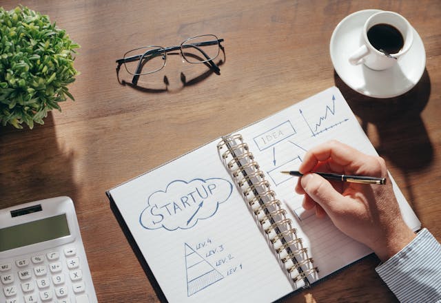 Visual concept of top 10 personal growth motivation tips 