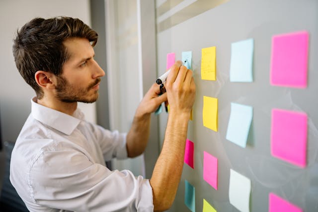 Clear goal setting for effective personal growth motivation 