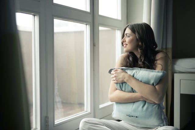 Natural sleep mental wellness tips - waking up refreshed and emotionally balanced 