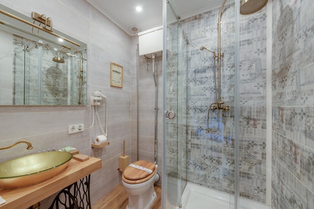 Clever bathroom organization ideas for creating a smart and stylish space