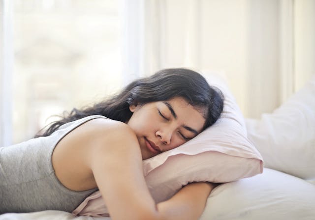 Natural sleep mental wellness tips - brain and wellness connection explained 